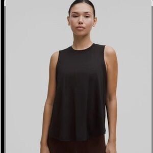 ~LULULEMON athletica Black Muscle Tee size 6~